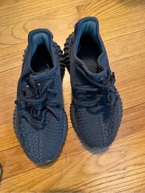 Adidas Yeezy Boost 350 V2 - Onyx Black